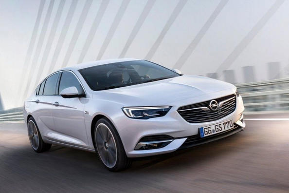 Review van de middelgrote liftback Opel Insignia Grand Sport Foto 6