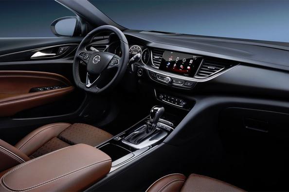 Review van de middelgrote liftback Opel Insignia Grand Sport Foto 12