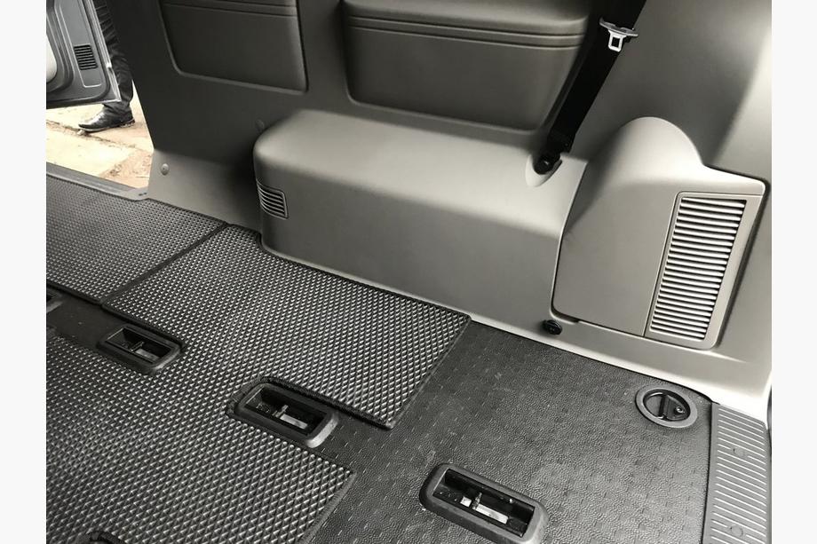 Volkswagen T5 2010–2015 EVA matten V1 (lange wielbasis, volledige interieurset, zwart) Foto 6