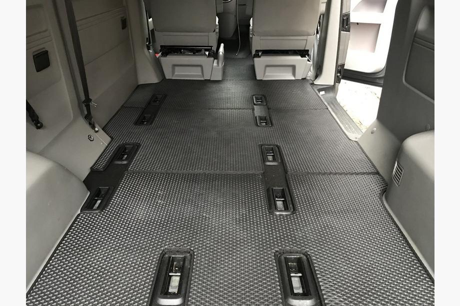Volkswagen T5 2010–2015 EVA matten V1 (lange wielbasis, volledige interieurset, zwart) Foto 8