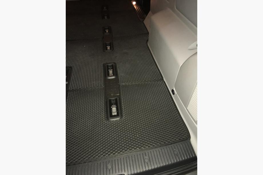 Volkswagen T5 2010–2015 EVA matten V1 (lange wielbasis, volledige interieurset, zwart) Foto 9