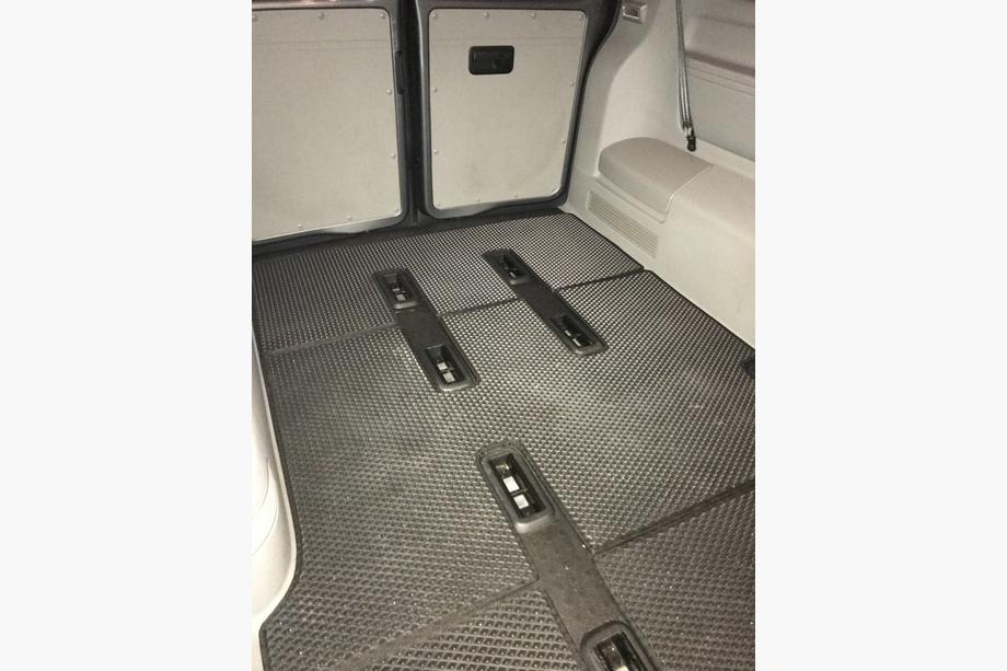 Volkswagen T5 2010–2015 EVA matten V1 (lange wielbasis, volledige interieurset, zwart) Foto 11