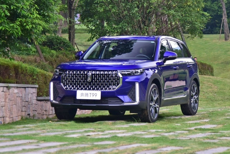 Middelgrote premium-crossover FAW Bestune T99