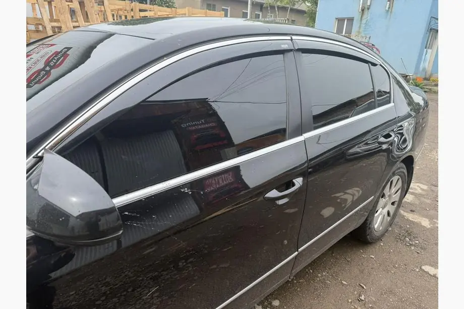 Volkswagen Passat B7 2012–2015 Raamdeflectoren met chromen sierlijst SD (EU, 4 stuks, Niken) Image