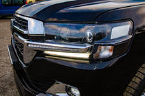 Toyota Land Cruiser 200 2007–2021 Koplampwimpers met LED (2016↗) foto 4