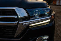 Toyota Land Cruiser 200 2007–2021 Koplampwimpers met LED (2016↗) foto 5
