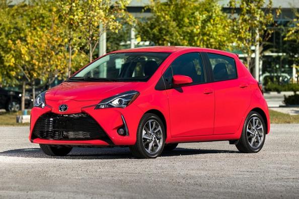 Review van de vernieuwde subcompacte hatchback Toyota Yaris