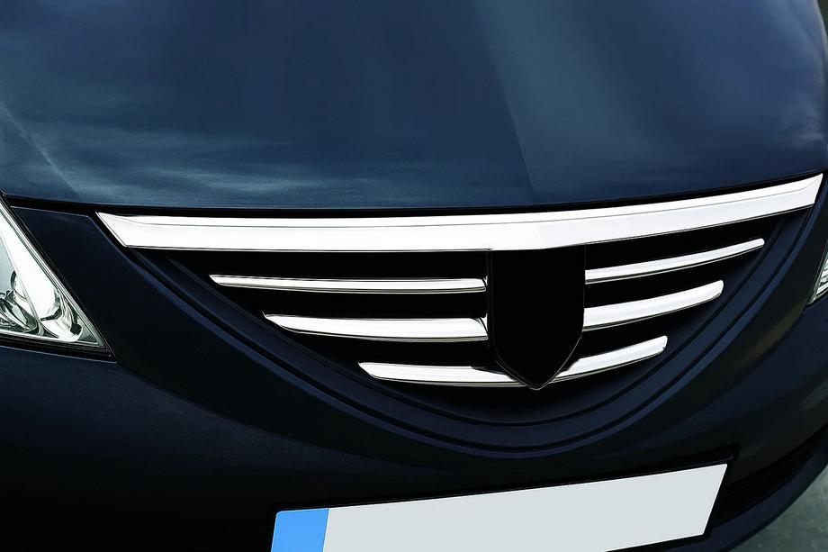 Dacia Logan MCV 2004–2014 RVS sierlijsten voor de voorgrille 2004-2008 OmsaLine - Italiaans roestvrij staal Image