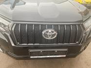 Toyota Land Cruiser Prado 150 2009–2023 Radiatorgrille 2017↗ LED (Zeus Black, met Black wenkbrauwen) foto 8