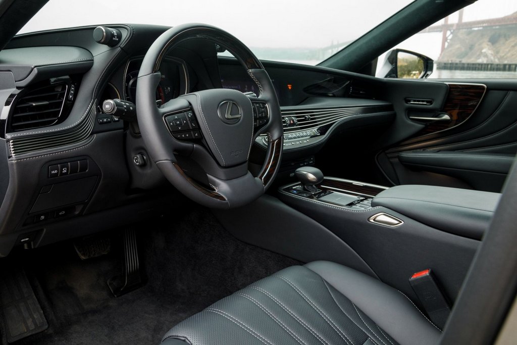 Full-size luxesedan Lexus LS 500