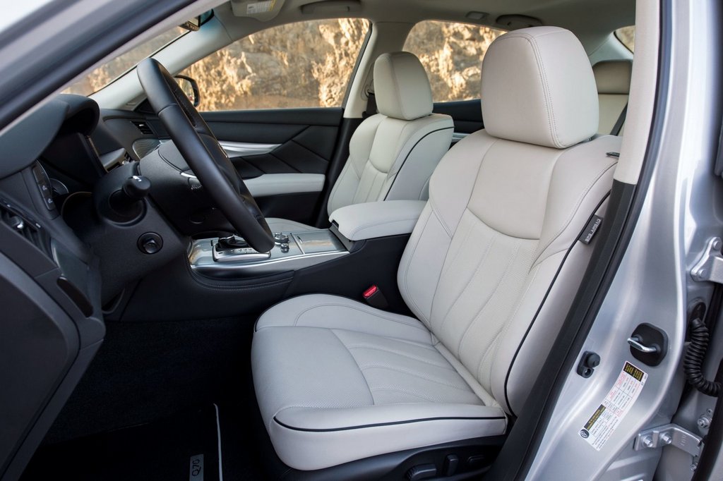 Test van de premium sedan Infiniti Q70