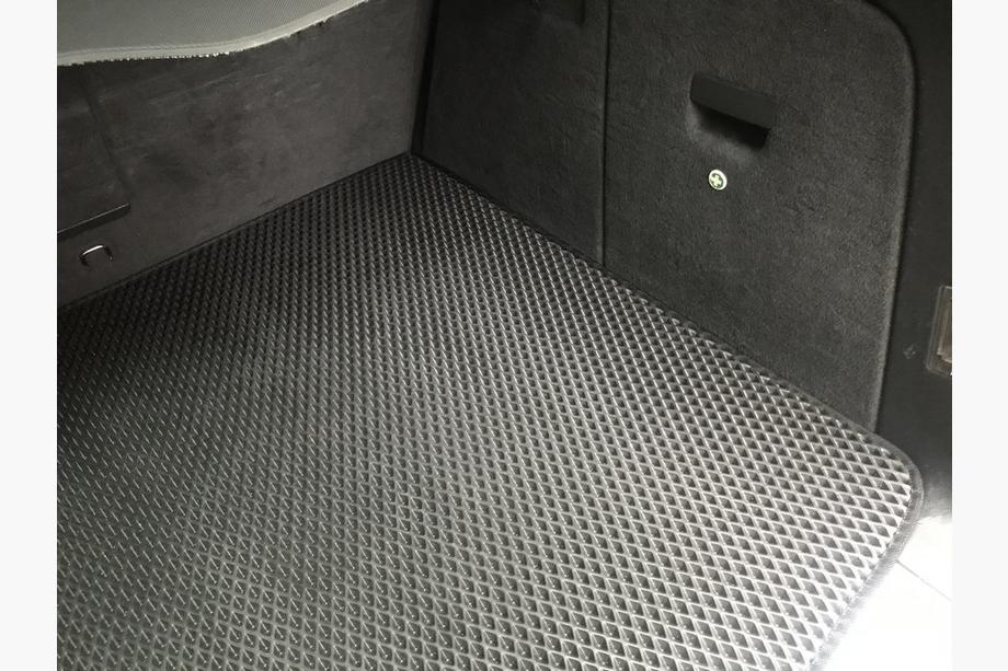 Volkswagen Touareg 2002–2010 Kofferbakmat V1 (EVA, zwart) Foto 3
