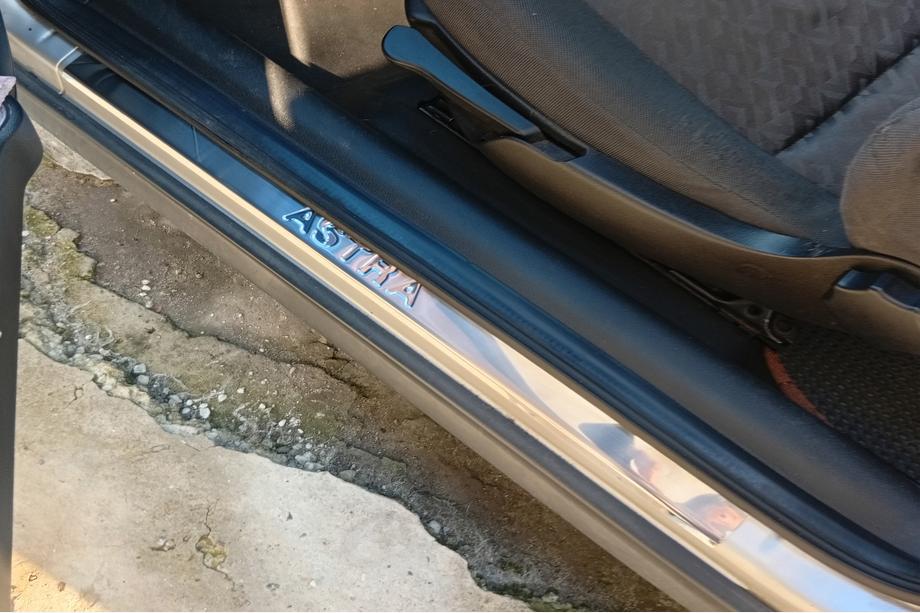 Opel Astra G Classic 1998–2012 Carmos instaplijsten (Coué, 2 stuks, RVS) Image
