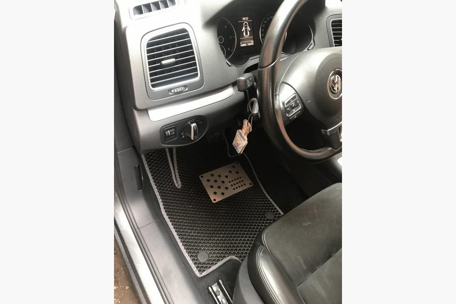 Volkswagen Sharan 2010–2023 Polyurethaan automatten (3 rijen, EVA, zwart) Foto 6