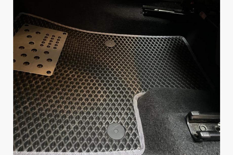 Volkswagen Sharan 2010–2023 Polyurethaan automatten (3 rijen, EVA, zwart) Foto 4