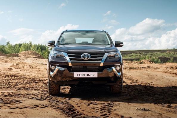 Test van de robuuste SUV Toyota Fortuner