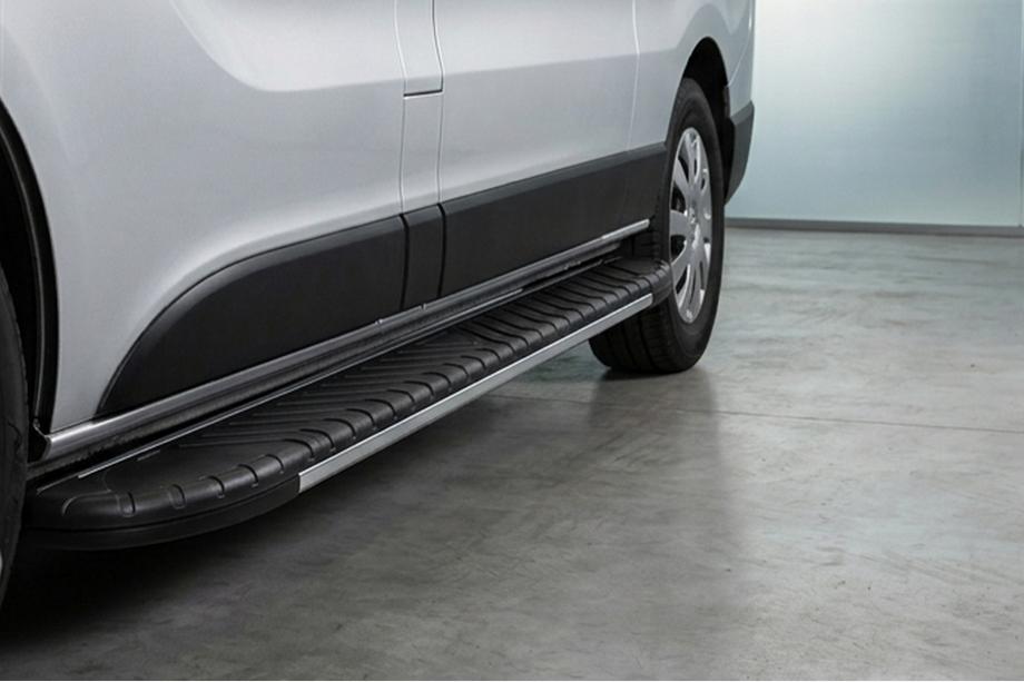 Opel Vivaro 2001–2015 Bosphorus Grey zijsteps (set van 2, aluminium) Lange wielbasis Image