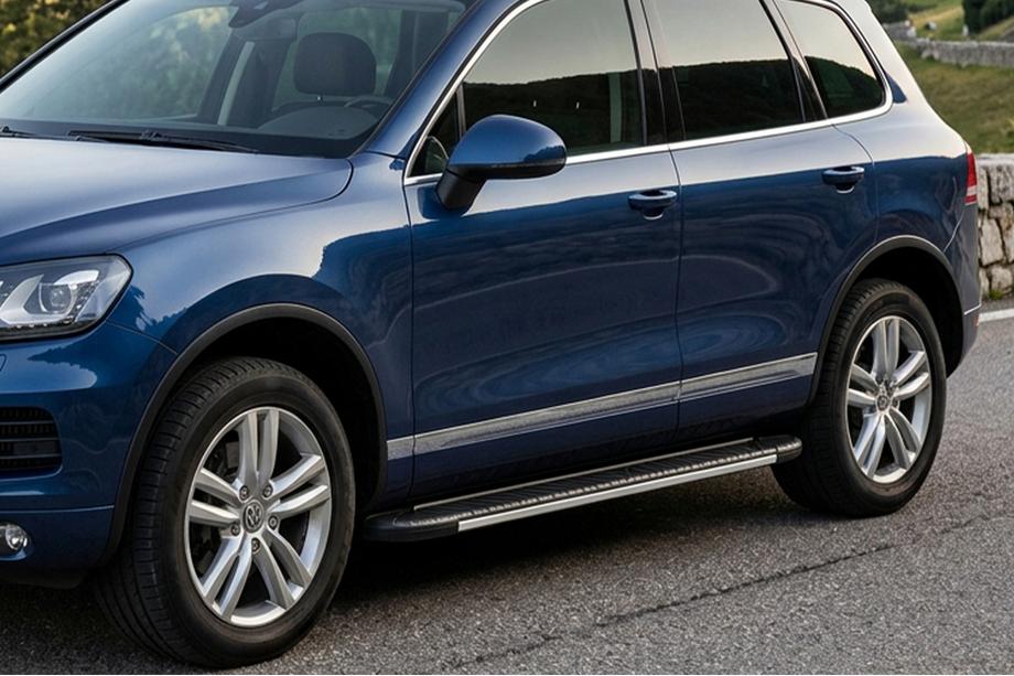 Volkswagen Touareg 2002–2010 Bosphorus Grey zijsteps (set van 2, aluminium) Image