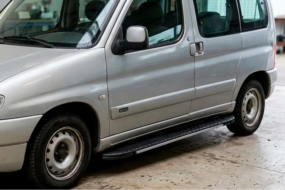 Peugeot Partner 1996–2008 Bosphorus Grey zijsteps (set van 2, aluminium) Image