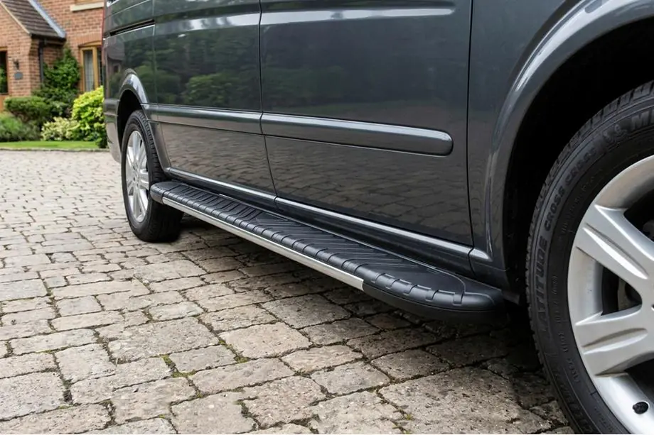 Mercedes Vito/V-klasse W447 2014– Bosphorus Grey zijsteps (set van 2, aluminium) Image