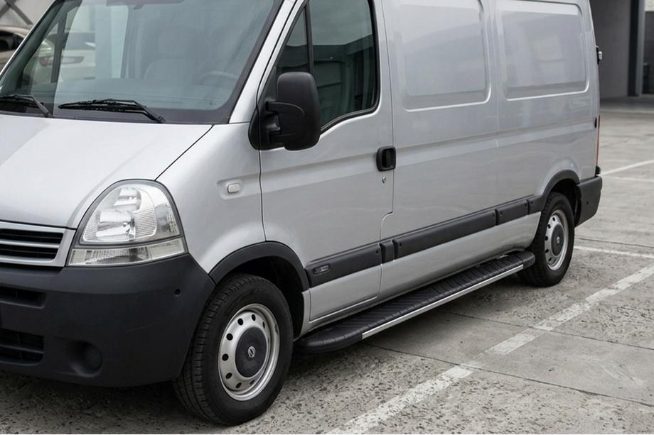 Nissan Interstar 2002–2010 Bosphorus Grey zijsteps (set van 2, aluminium) Image