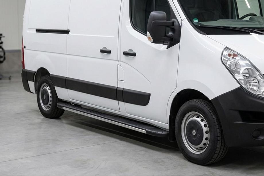 Nissan NV400 2010–2024 Bosphorus Grey zijsteps (set van 2, aluminium) Korte wielbasis Image