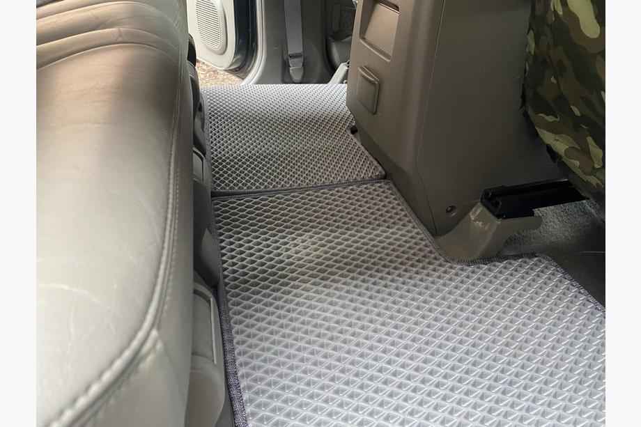 Nissan Patrol Y61 1997–2011 EVA automatten (grijs) Korte set, 4 stuks (voor en achter) Foto 12