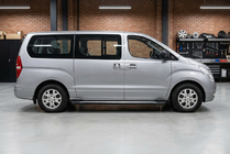 Hyundai H300, H1, Starex 2008–2020 Zij-steps New Vision Black (set van 2, aluminium) foto 1