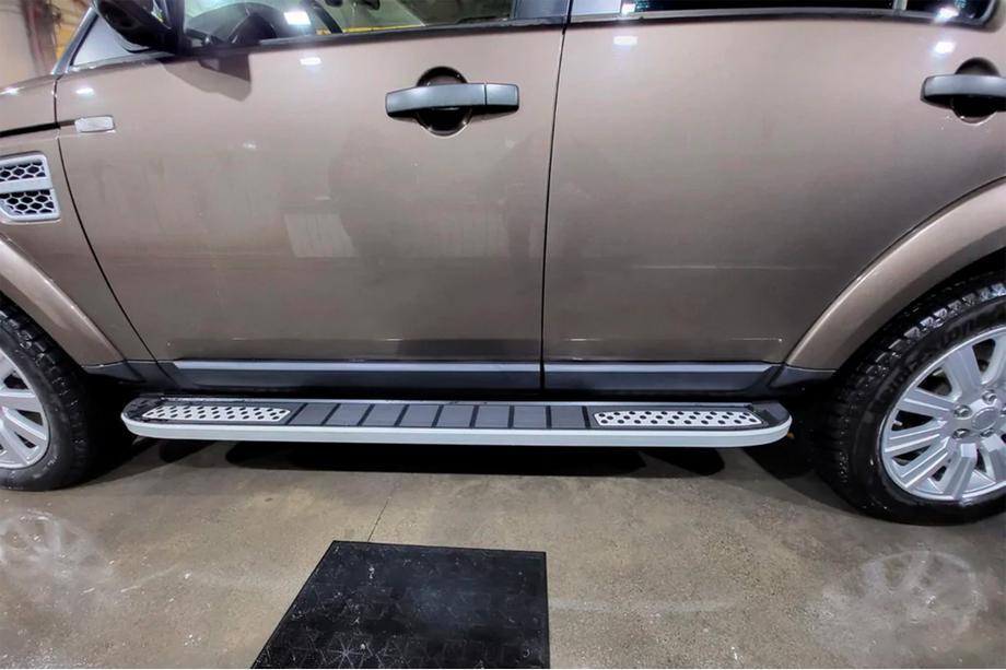 Land Rover Discovery III 2004–2009 Tayga V2 side steps (2 stuks, aluminium) Image