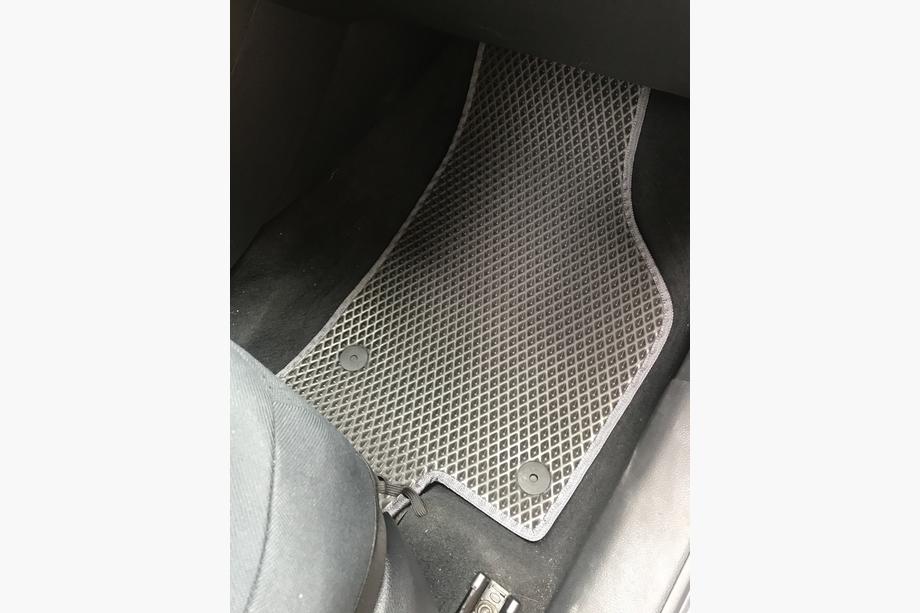 Volkswagen Sharan 2010–2023 Polyurethaan automatten (2e rij, EVA, zwart) Foto 3