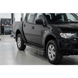 Side steps Tayga Black (2 stuks, aluminium) Mitsubishi L200 2006–2015 foto 1