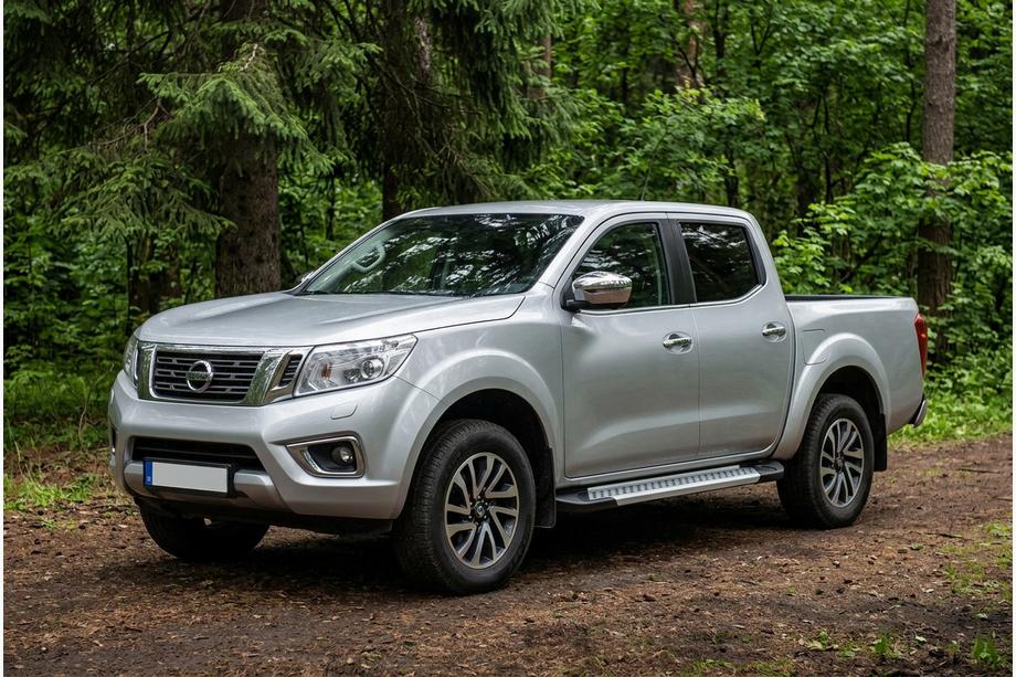 Nissan Navara/NP300 2016– Side steps New Vision Grey (2 stuks, aluminium) Image