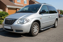 Chrysler Voyager 2001–2007 Side steps Maydos V1 (set van 2, aluminium) foto 1