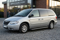 Chrysler Voyager 2001–2007 BlackLine zijsteps (2 stuks, aluminium) foto 1