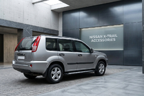 Nissan X-trail T30 2002–2007 Zij-steps New Vision Black (set van 2, aluminium) foto 1