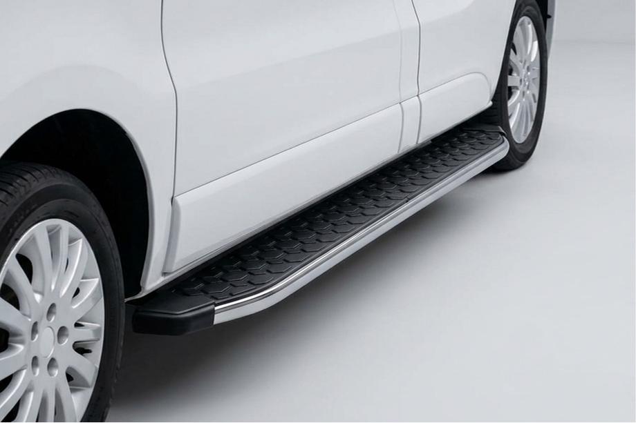 Opel Vivaro 2001–2015 BlackLine side steps (set van 2, aluminium) Image