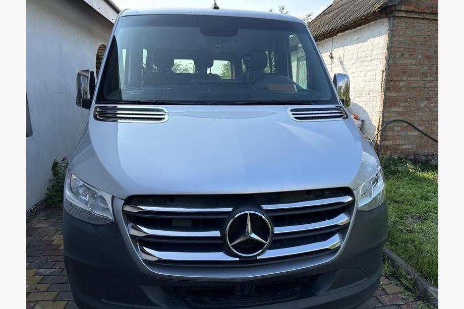 Mercedes Sprinter W907/W910 2018– Chroom grille sierlijsten (brede uitvoering, 6 stuks) Image