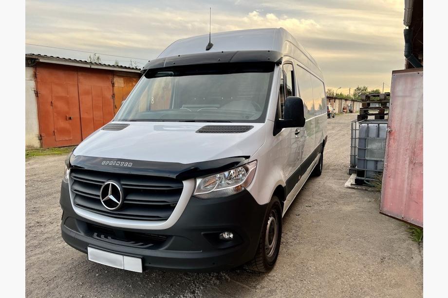 Mercedes Sprinter W907/W910 2018– Voorruitvizier (zwart hoogglans, 5 mm) Foto 3