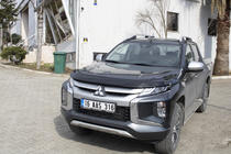 Mitsubishi L200 2015–2024 Motorkapdeflector (2019+, EuroCap) foto 11