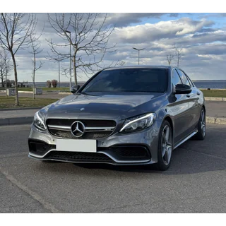 Carrosseriekit met complete achterbumper (AMG C63-designs 2014-2018) foto 1