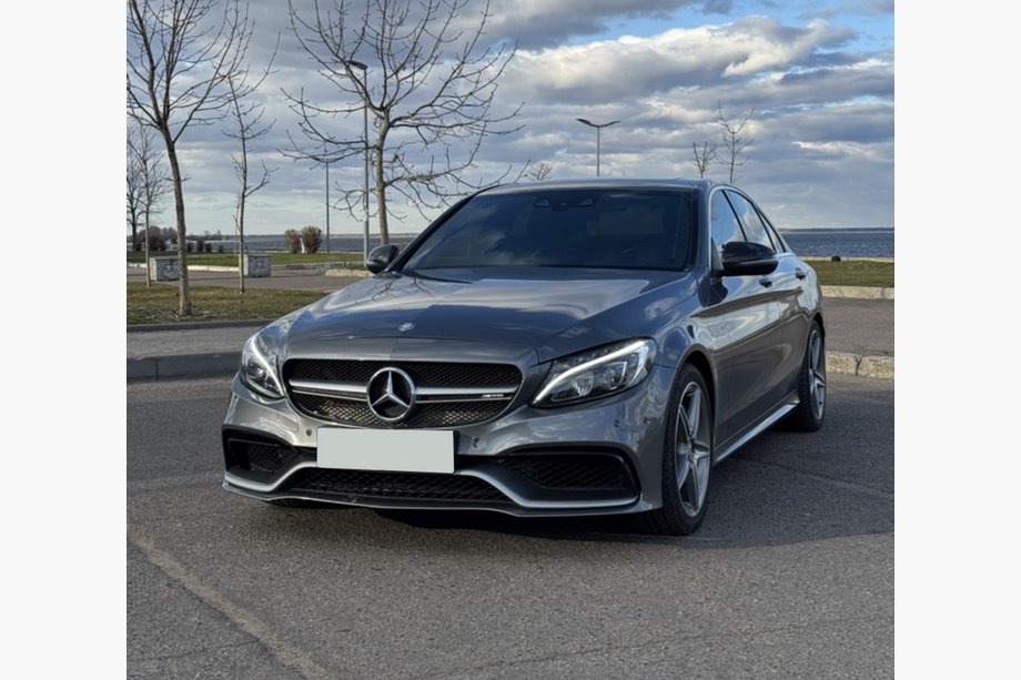 Mercedes C-klasse W205 2014–2021 Carrosseriekit met complete achterbumper (AMG C63-designs 2014-2018) Image
