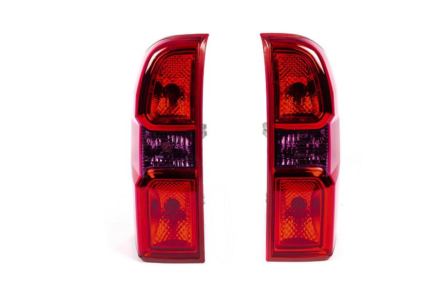 Nissan Patrol Y61 1997–2011 Achterlichten RED (2004-2008, 2 stuks) Foto 3