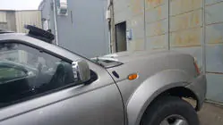 Nissan NP300 1999–2015 Voorruitvizier (zwart hoogglans, 5 mm) foto 10