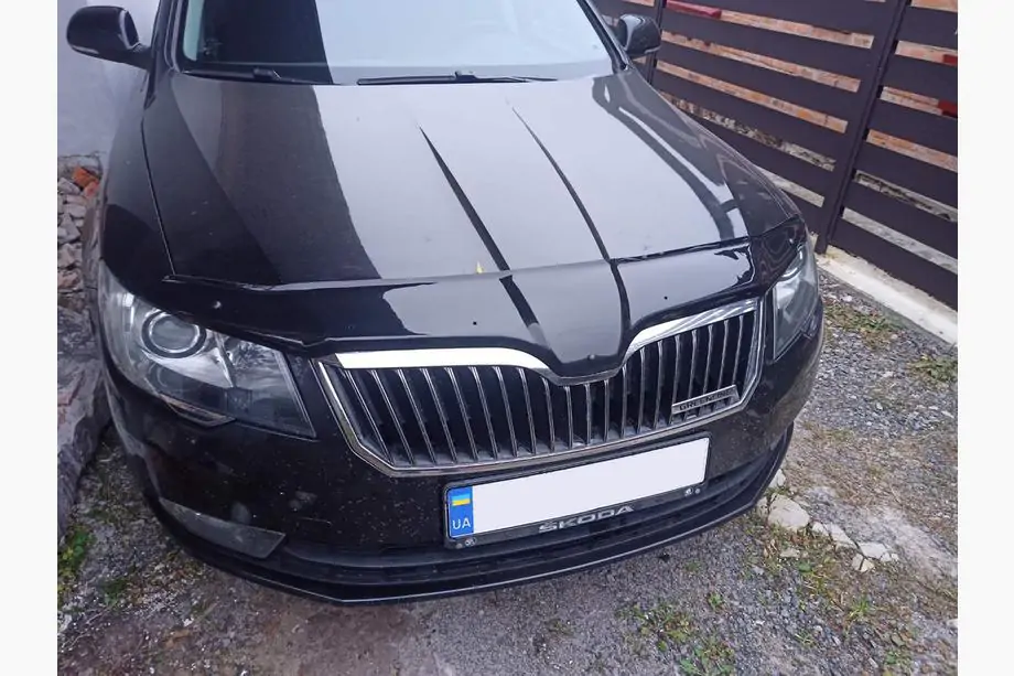 Skoda Superb 2009–2015 Motorkapdeflector 2013-2015 (EuroCap) Image