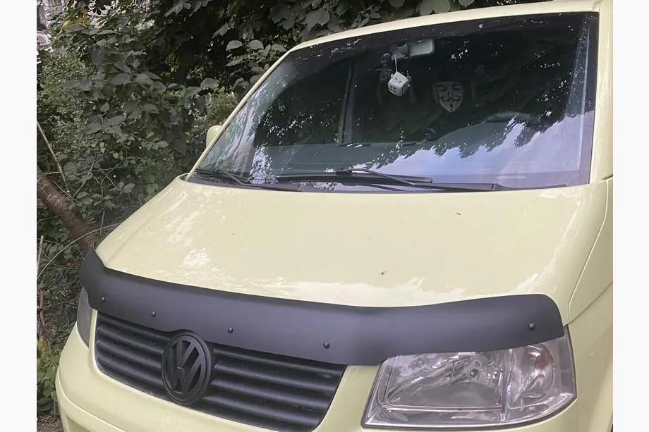 Volkswagen T5 Caravelle 2004–2010 Motorkapdeflector (EuroCap) Foto 11