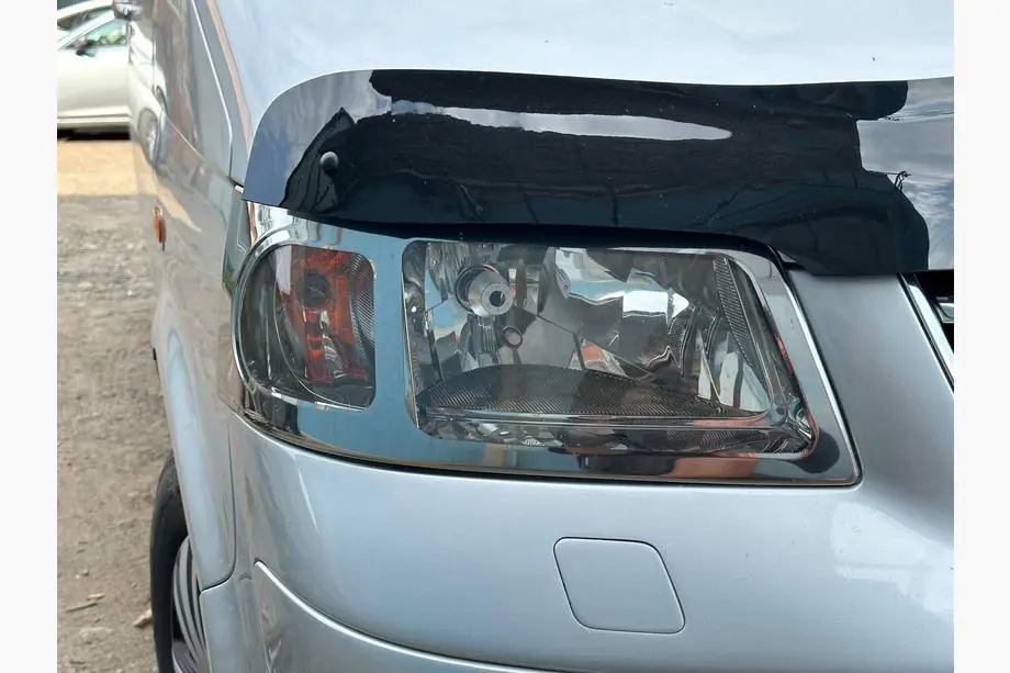 Volkswagen T5 Caravelle 2004–2010 Motorkapdeflector (EuroCap) Foto 17