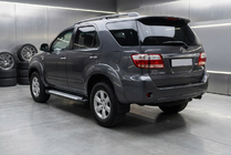 Toyota Fortuner 2006–2015 Side steps Allmond Grey (set van 2, aluminium) foto 1