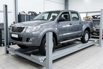 Toyota Hilux 2006–2015 BlackLine zijsteps (2 stuks, aluminium) foto 1