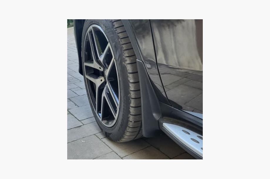 Mercedes GLE Coupé C292 2015–2019 Premium spatlappen met dorpelbeschermers (4 stuks) Image