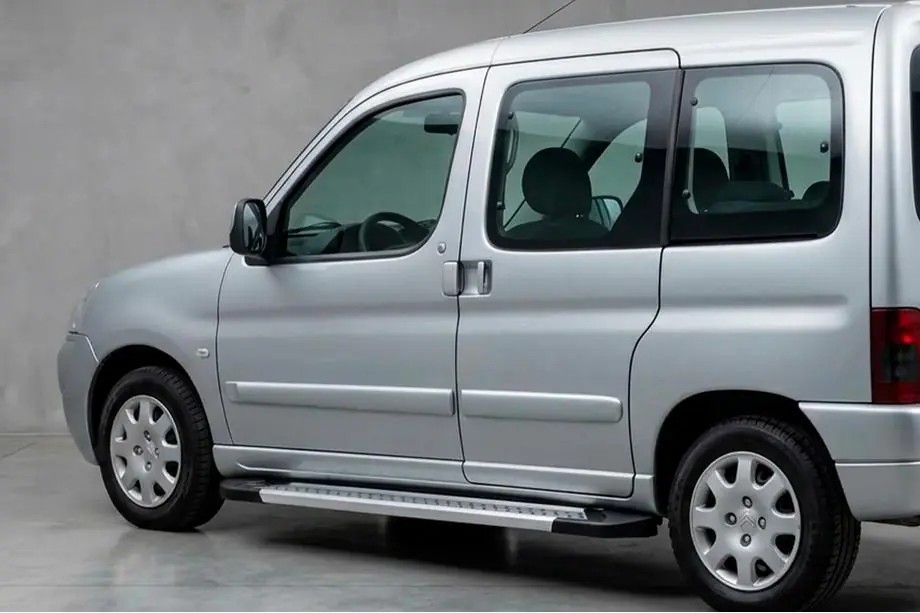 Peugeot Partner 1996–2008 Side steps New Vision Grey (2 stuks, aluminium) Image